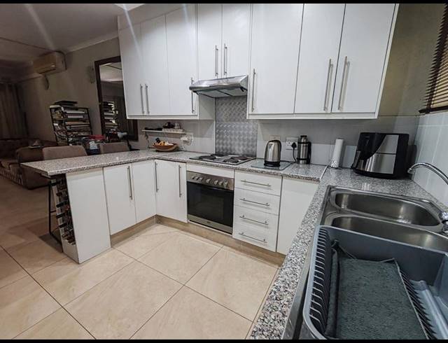 2 BEDROOM APARTMENT FOR SALE IN RENNIES BEACH